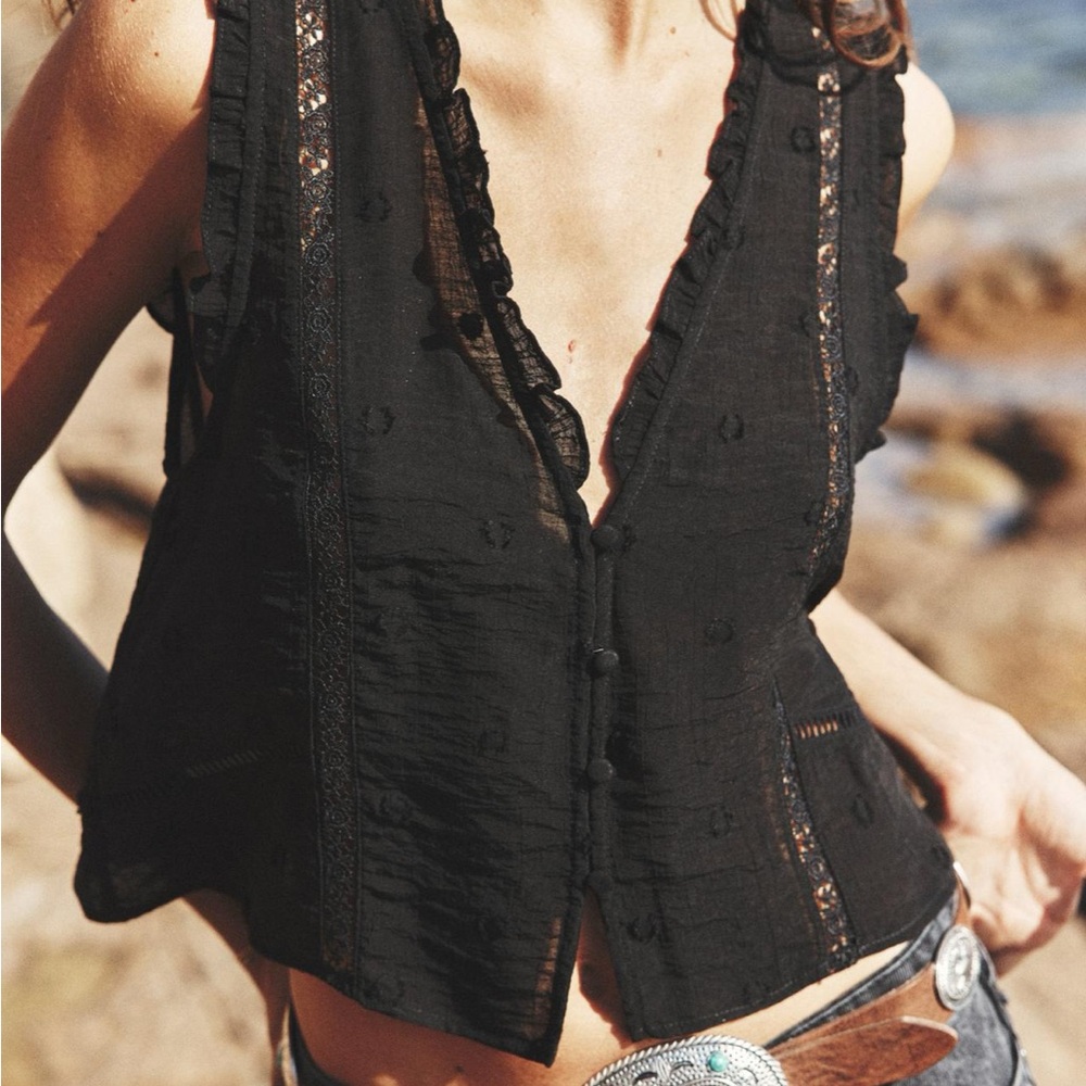 Zara Ruffled Swiss Dot Top NEW